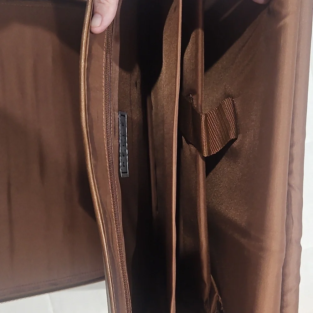 VINT. LIGHT BROWN LEATHER WILSON PELLE STUDIO BRIEFCASE